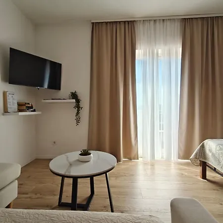 Apartment Miljas *